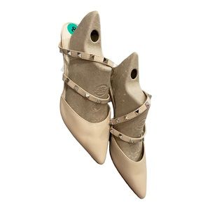 NWT Nude Studded Strap Marc Fisher Heels